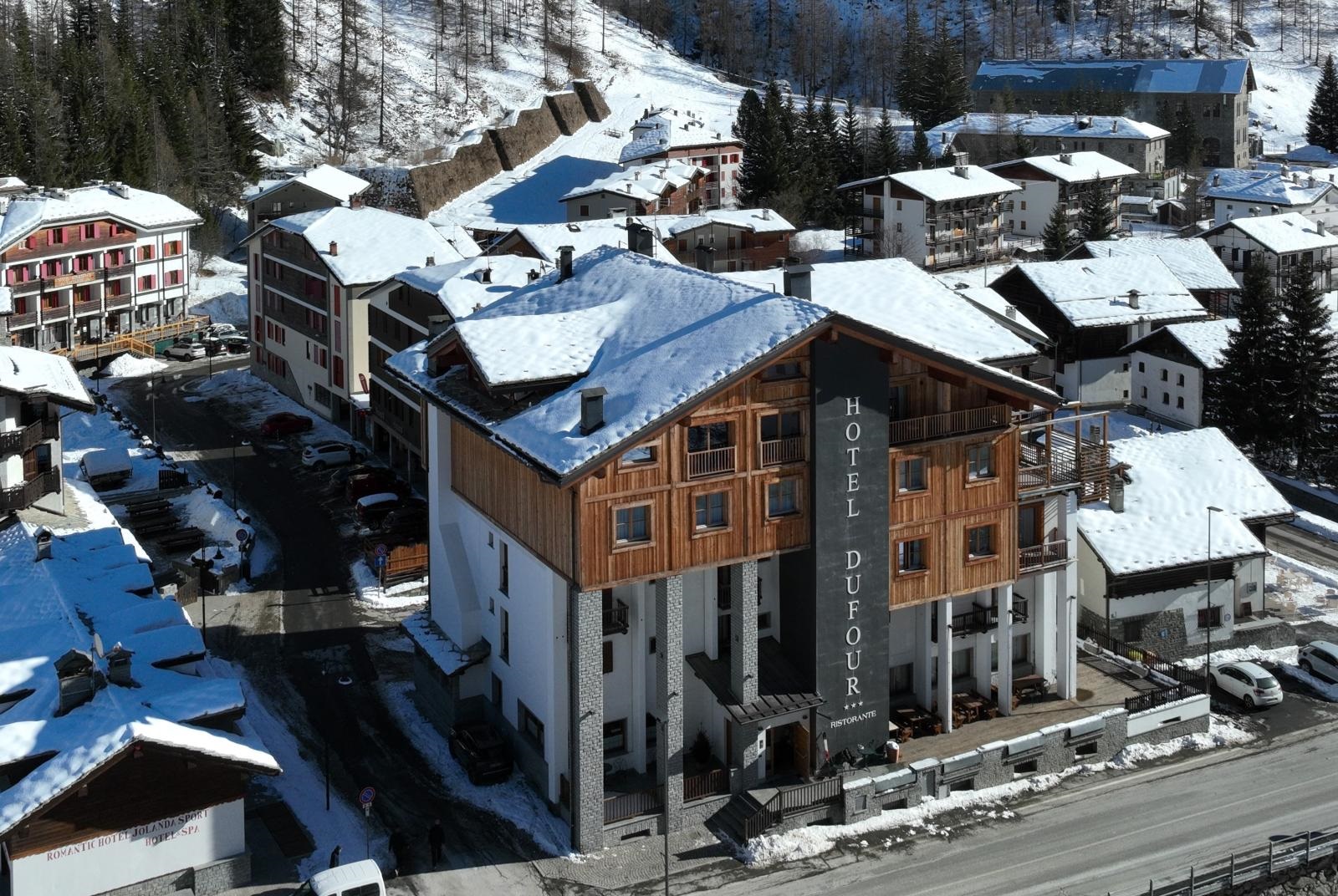 The hotel Dufour in winter