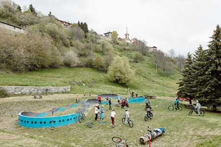 Pump track