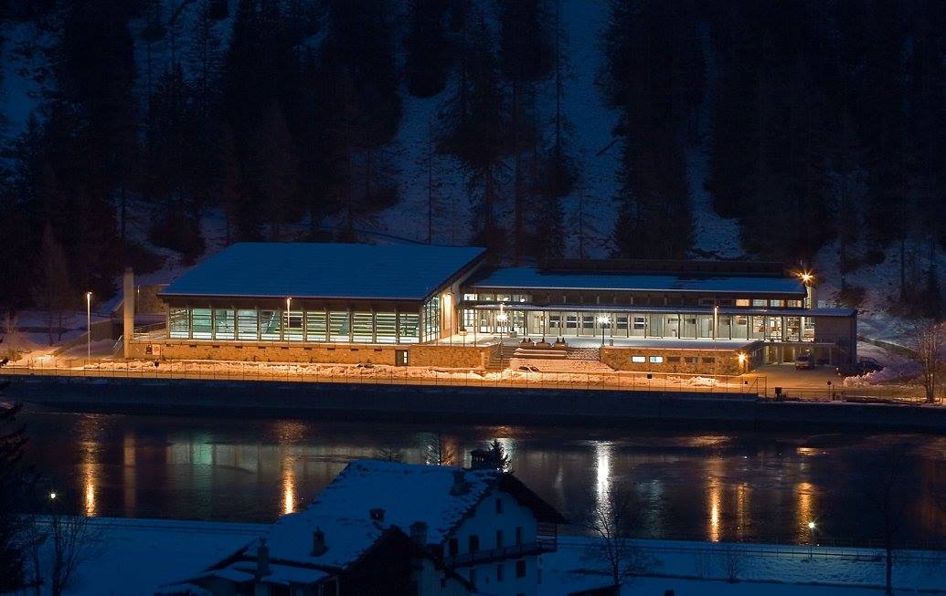 The sports centre - Night view