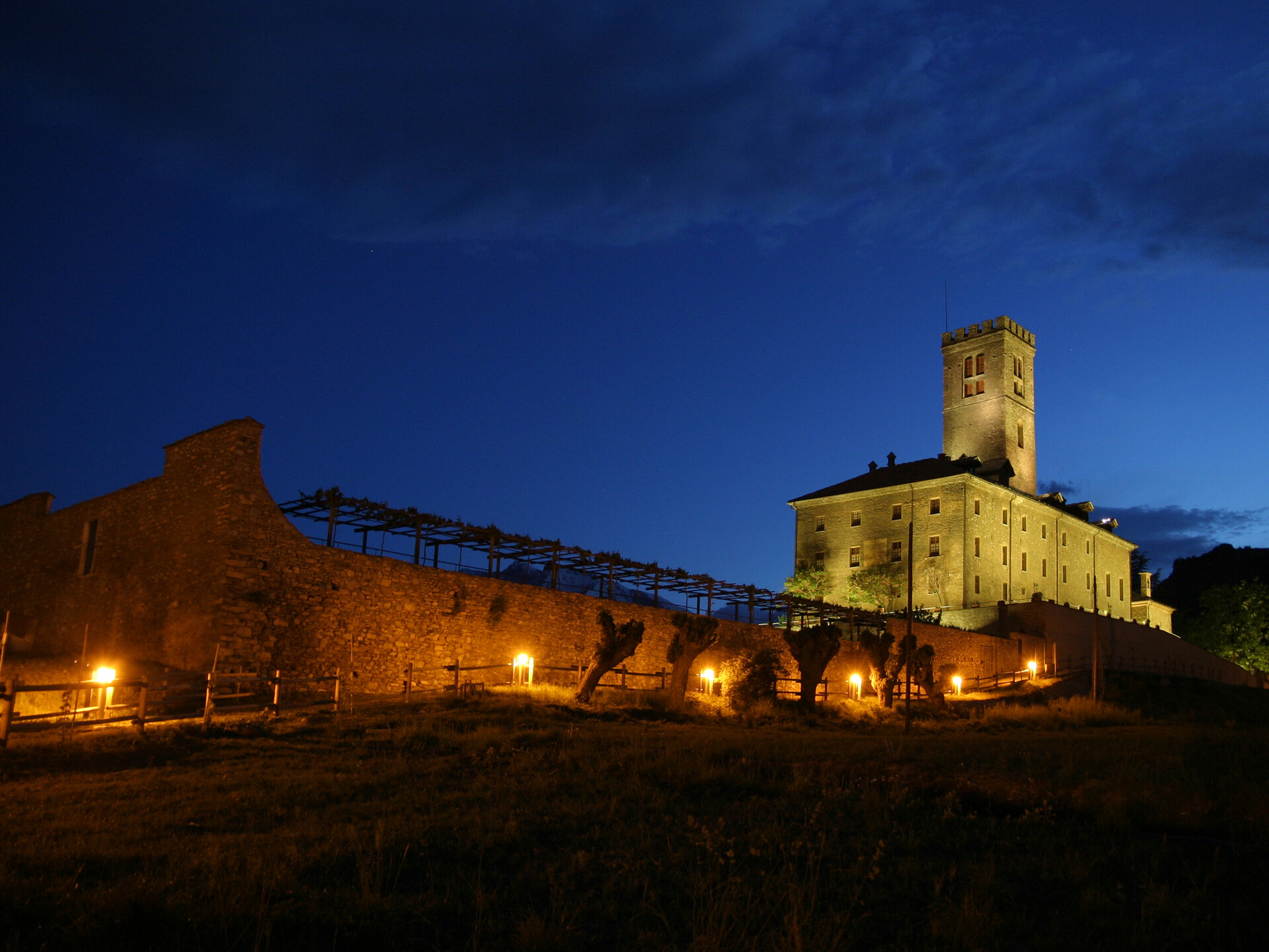 Castello di Sarre in notturna