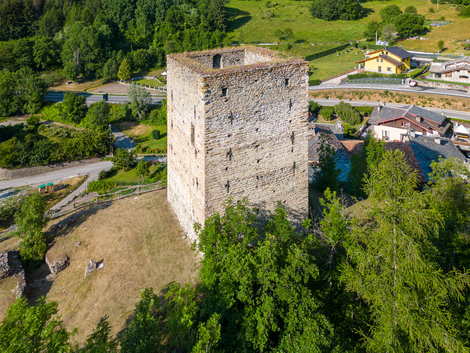 La tour de Gignod