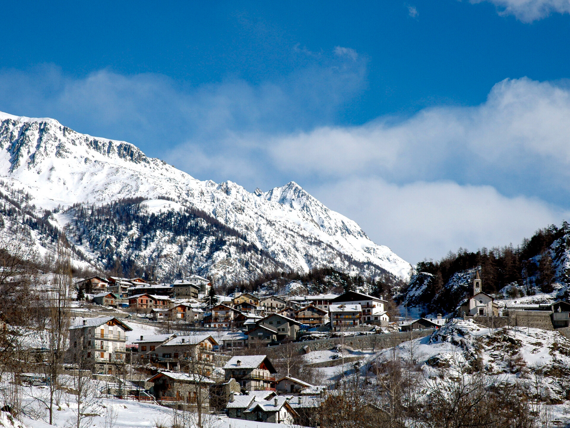 Panorama di Oyace in inverno