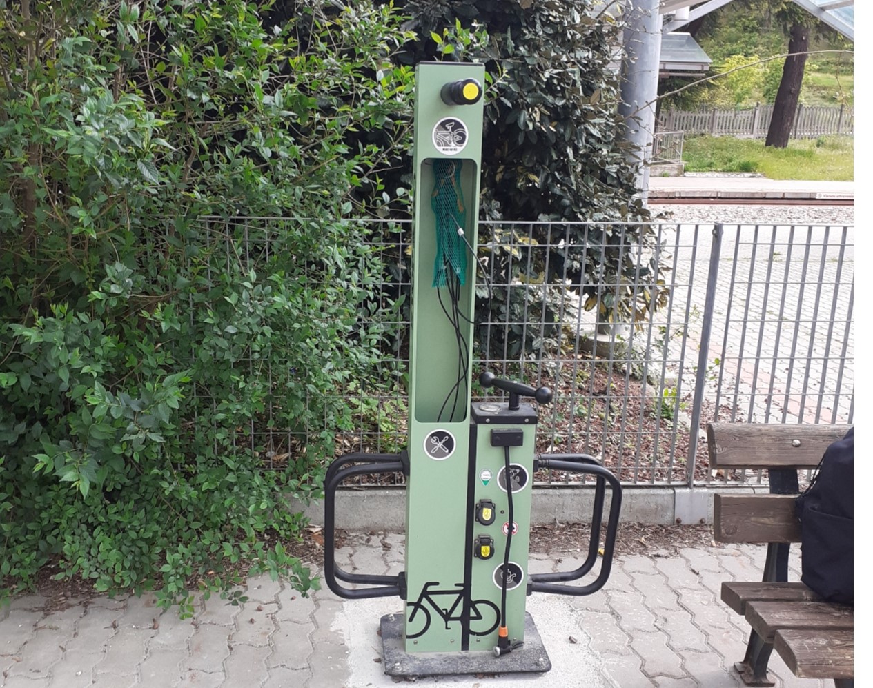 Parcheggio Stazione Feroviaria - Ricarica e-bike