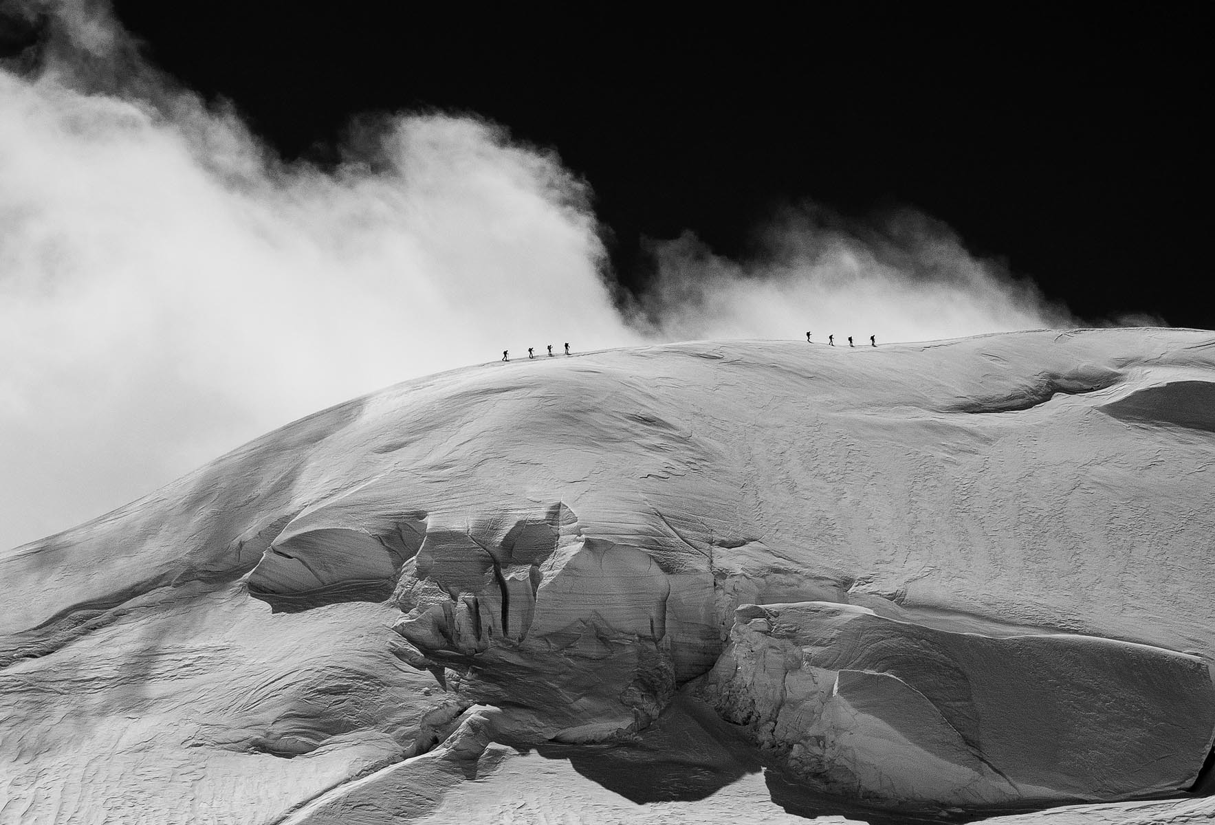 Monte Rosa, cordate impegnate sulla cresta della Punta Parrot
2012 / Digitale © Davide Camisasca
