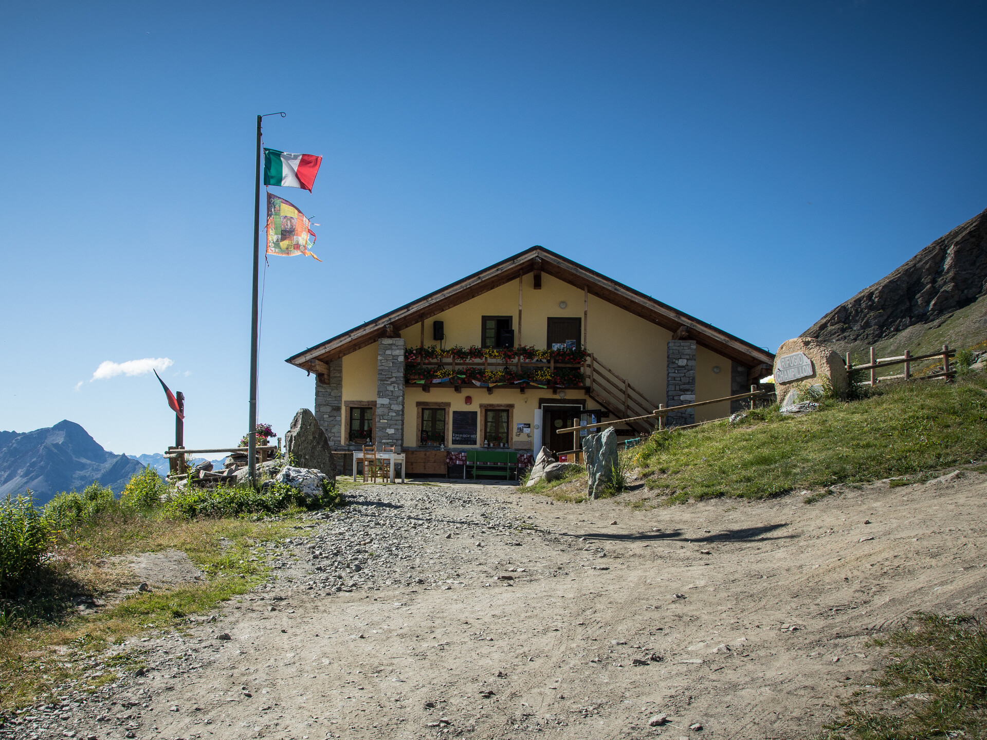 rifugio Champillon Letey