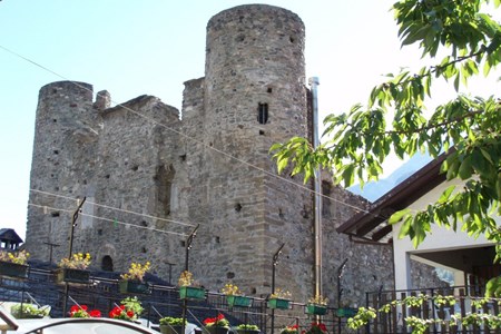 Castello di Pilato - Nus