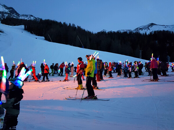 I light Pila - fiaccolata in rosa