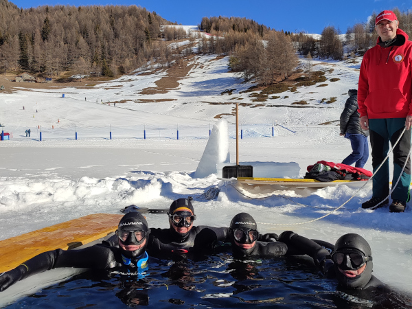 Immersioni alla lago di Lod ghiacciato