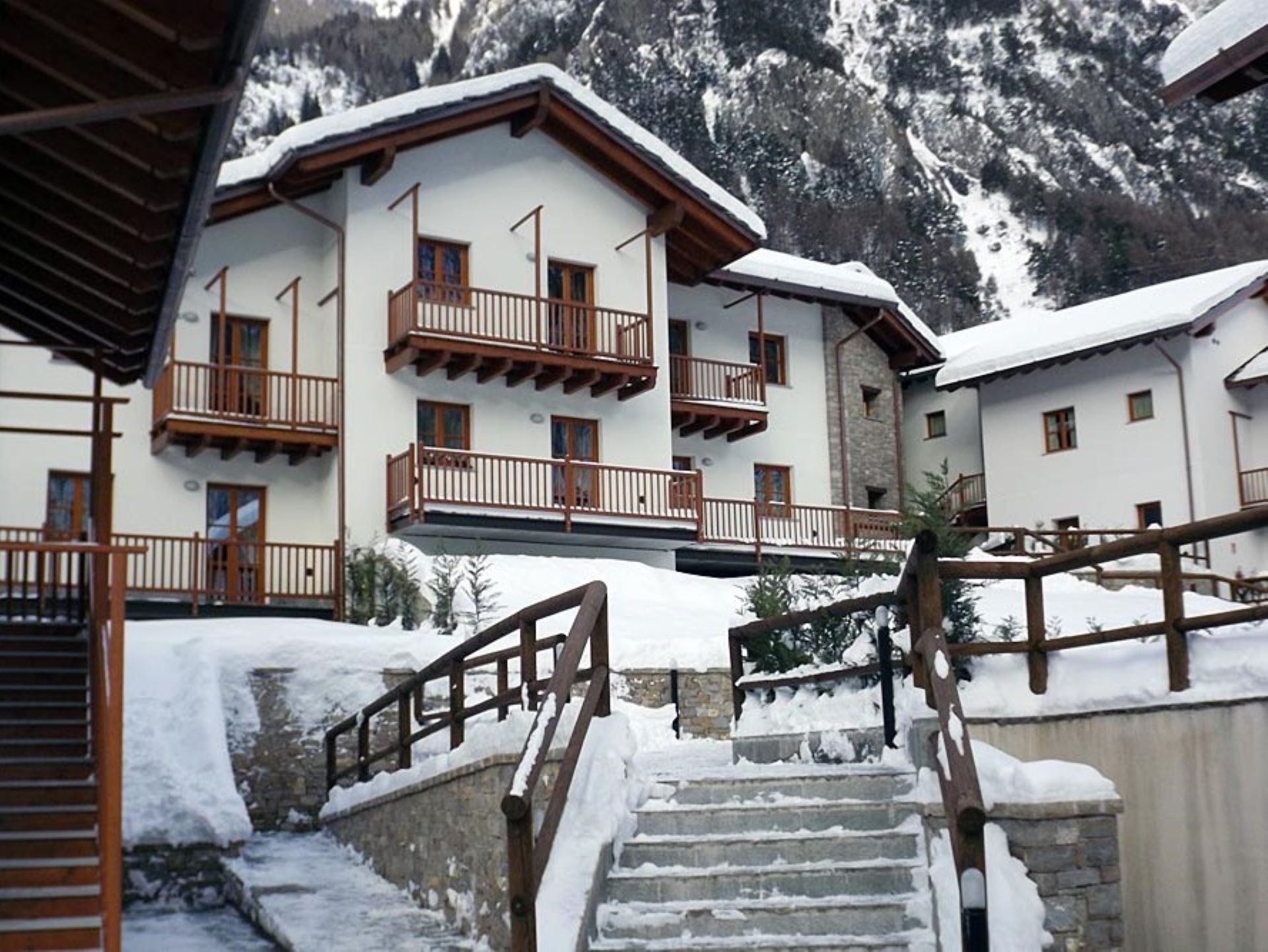 Villaggio delle Alpi - extérieur en hiver