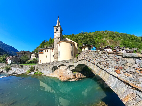 Fontainemore - ponte sul Lys