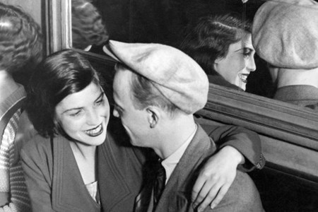 
130_ Brassaï, Coppia alla balera Quatre-Saisons in rue de Lappe, 1932 © Estate Brassaï Succession – Philippe Ribeyrolles