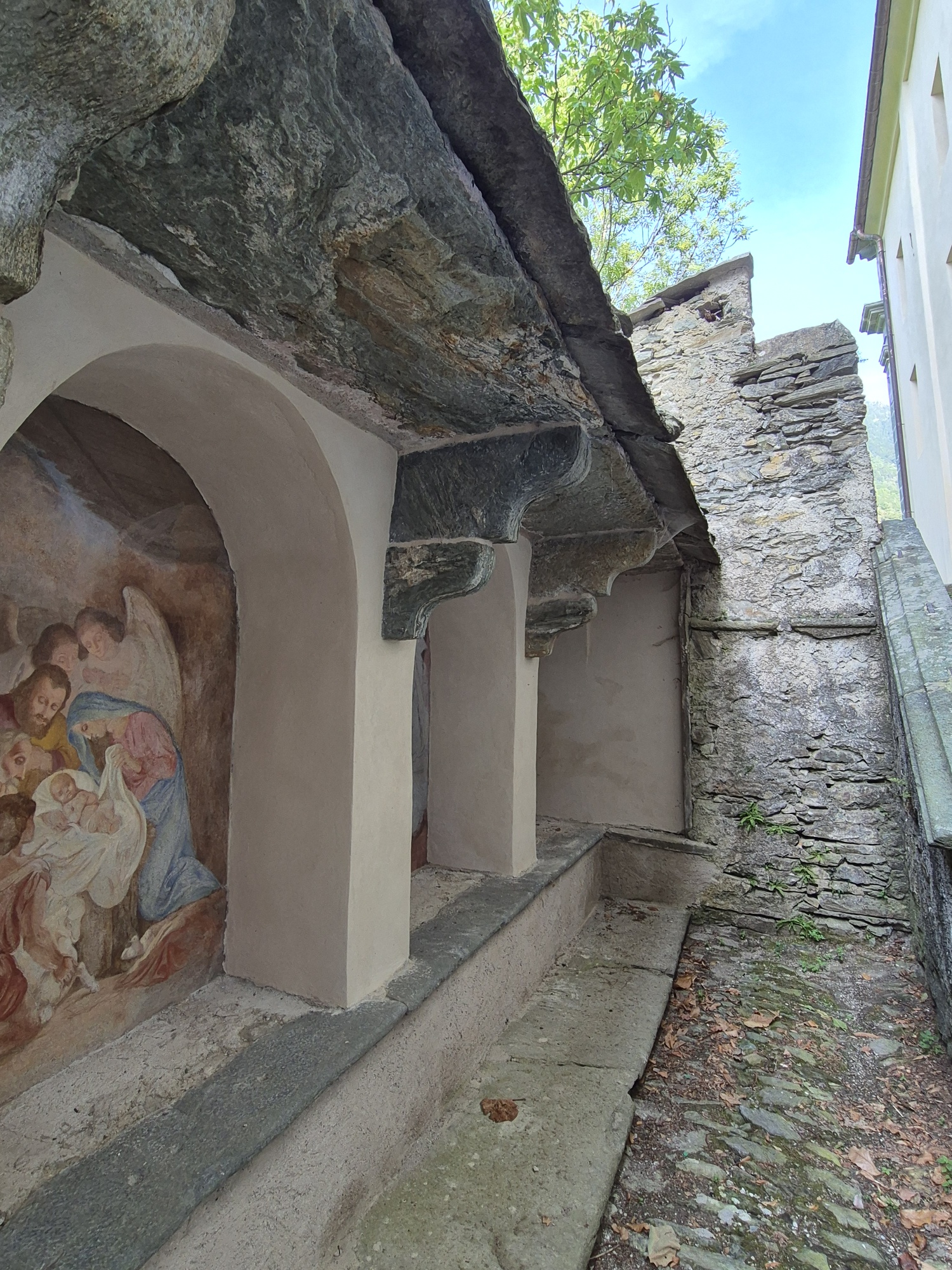 Esterno Santuario di Machaby 