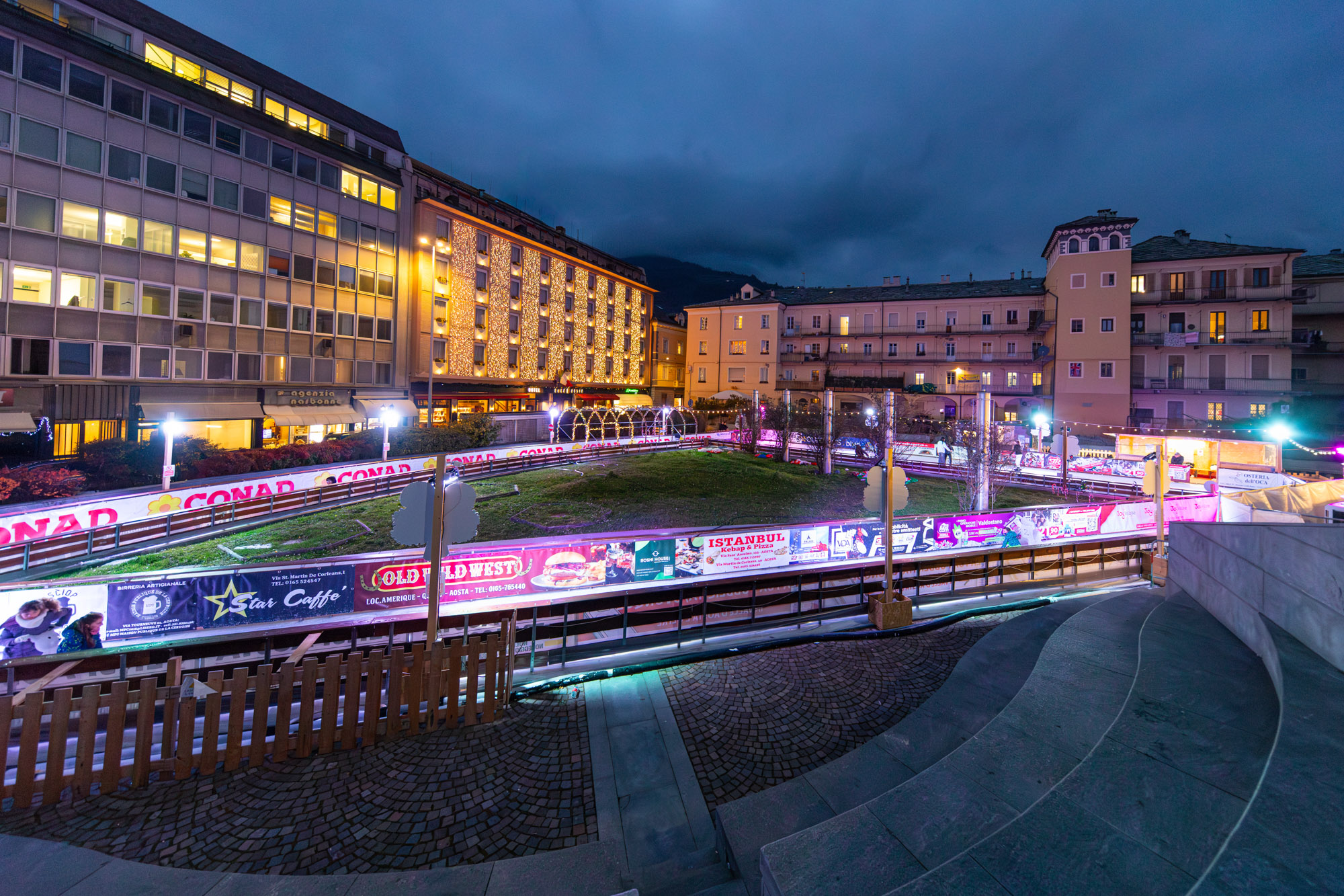 Pista su ghiaccio - piazza Narbonne - Aosta