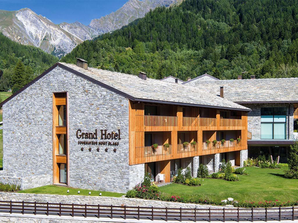 Grand Hotel Courmayeur Mont Blanc - Exterior in Summer