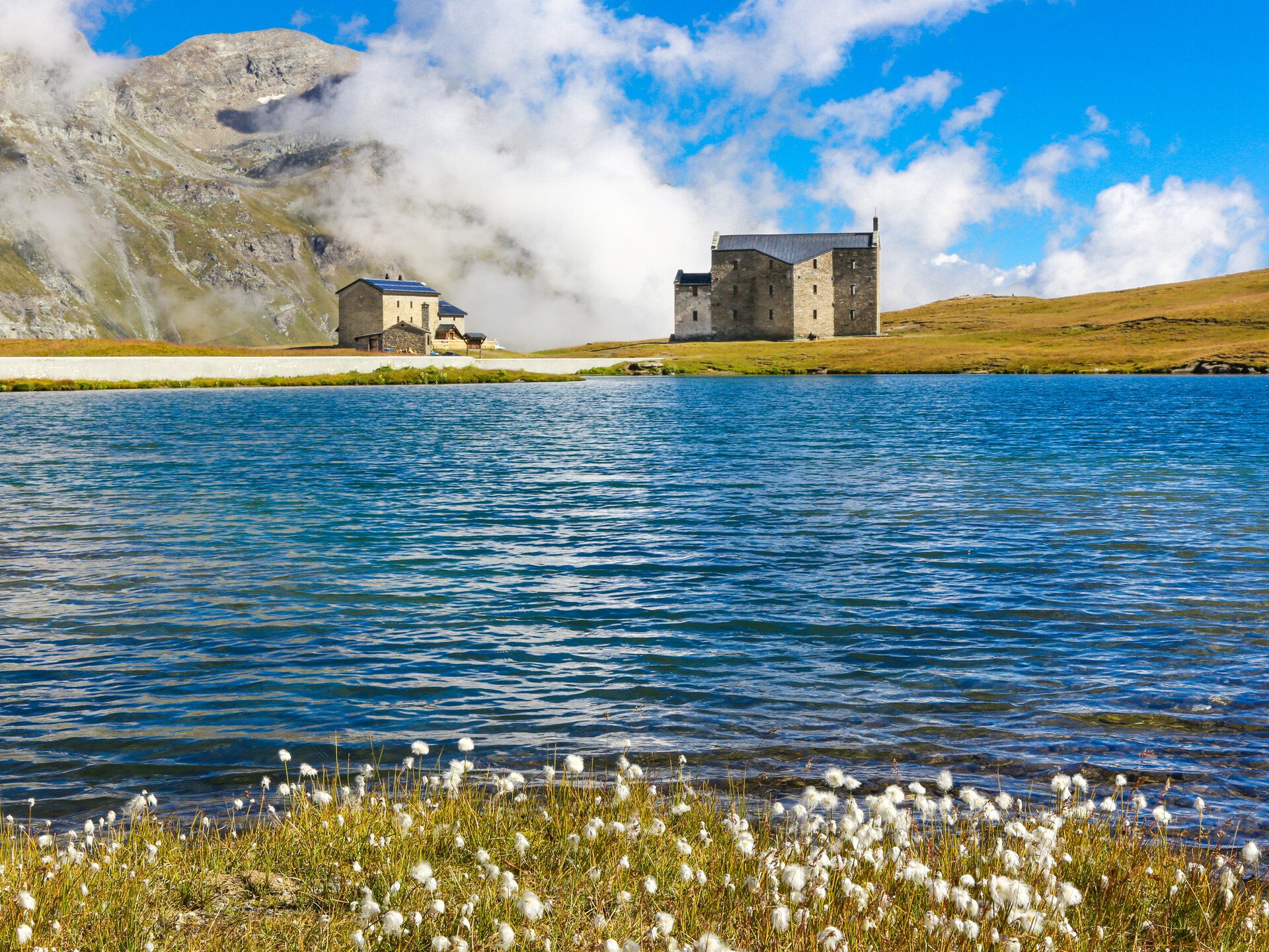 lake, sanctuary and refuge of Miserin
