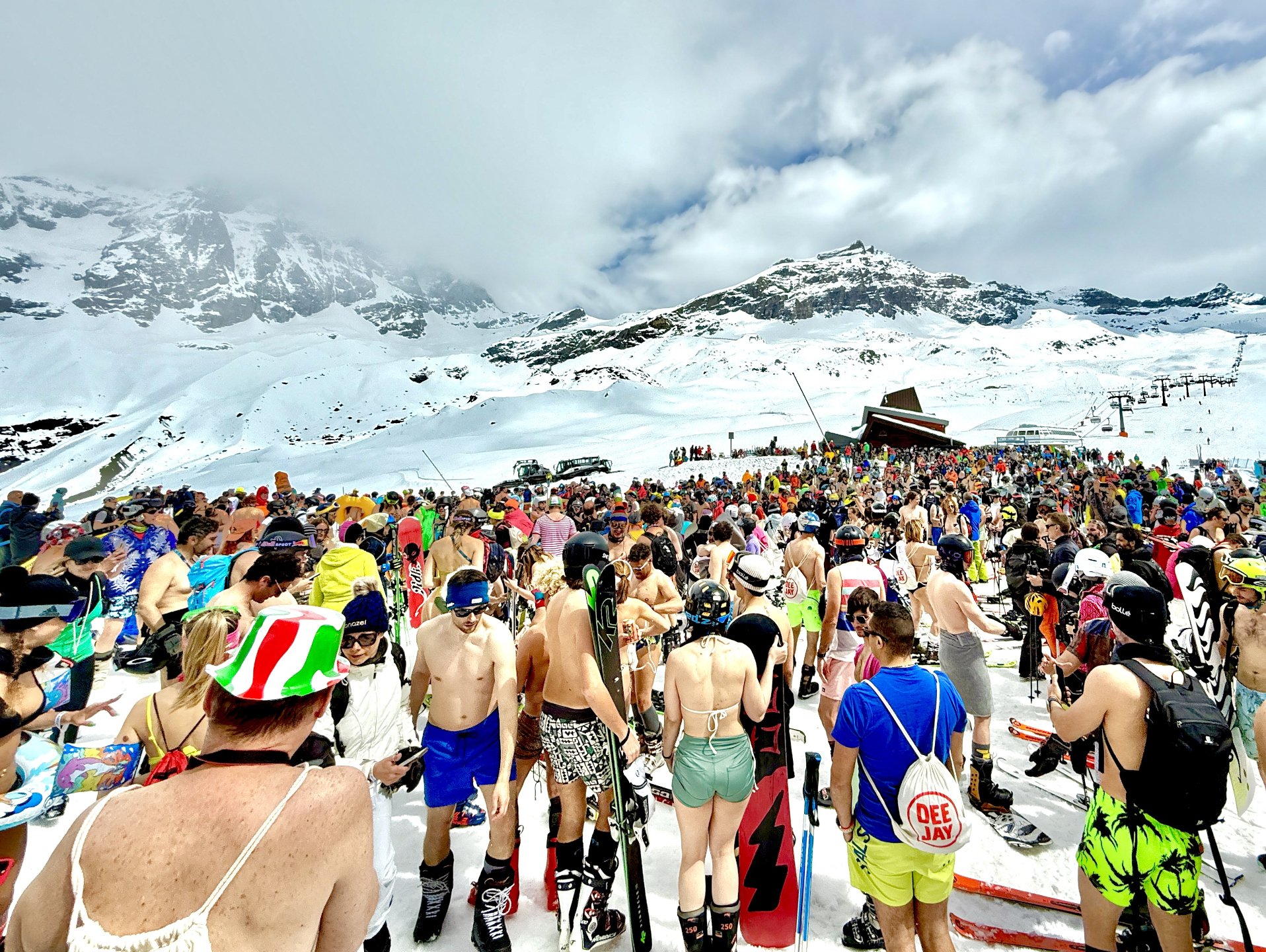 
Cervino Springtime & Swimwear Skiparade