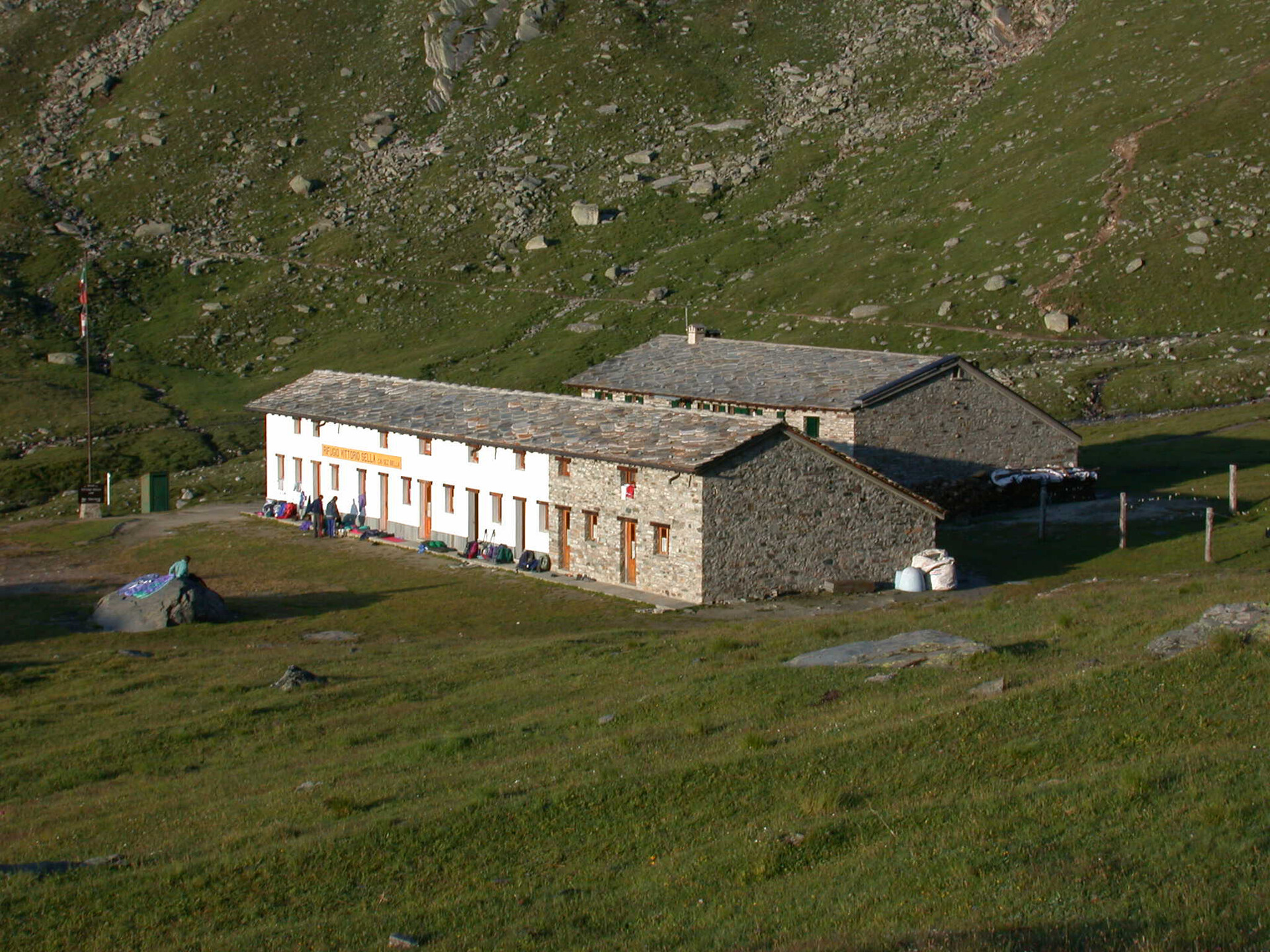 Vittorio Sella Mountain Hut – Exterior in summer