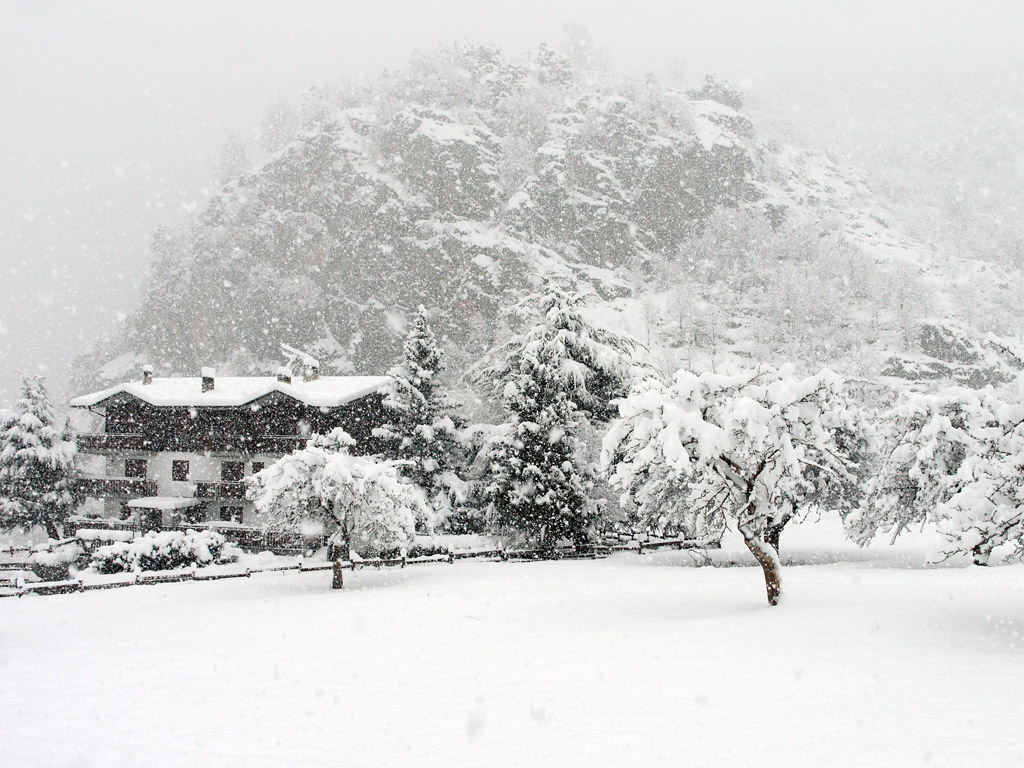 Antey bajo un manto de nieve